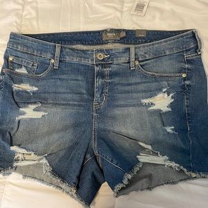 Torrid mid-rise midi shorts size 20